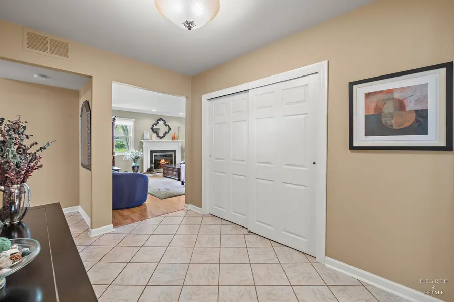 1714 Park Drive, Schaumburg, IL 60194 - #2
