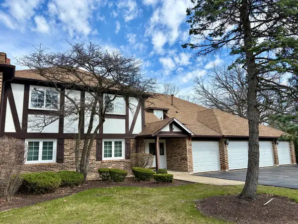 5806A Wolf Road #4, Western Springs, IL 60558