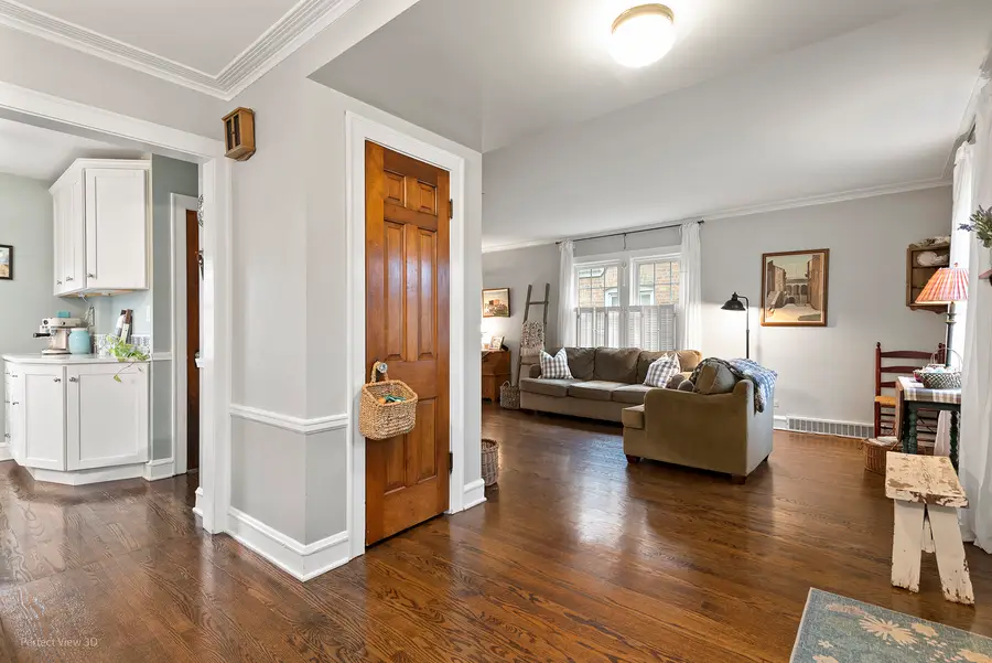 105 N Lincoln Avenue, Park Ridge, IL 60068 - #3