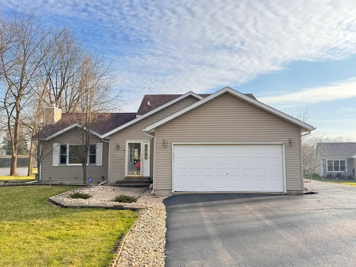 406 N Clover Court, Dixon, IL 61021 - #1