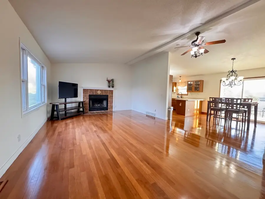 406 N Clover Court, Dixon, IL 61021 - #3