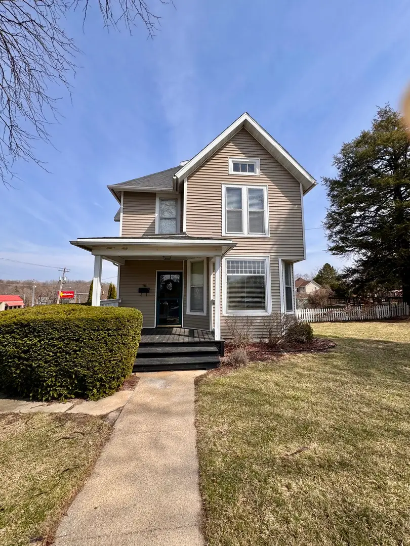 706 S Hennepin Avenue, Dixon, IL 61021 - #1