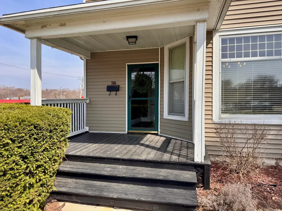 706 S Hennepin Avenue, Dixon, IL 61021 - #2