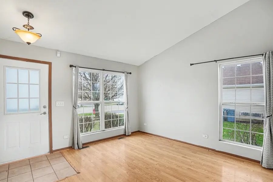 909 Mission Boulevard, Joliet, IL 60436 - #2