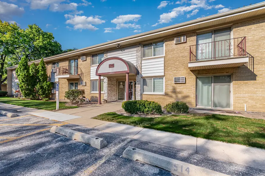 5740 Concord Lane #12, Clarendon Hills, IL 60514 - #2