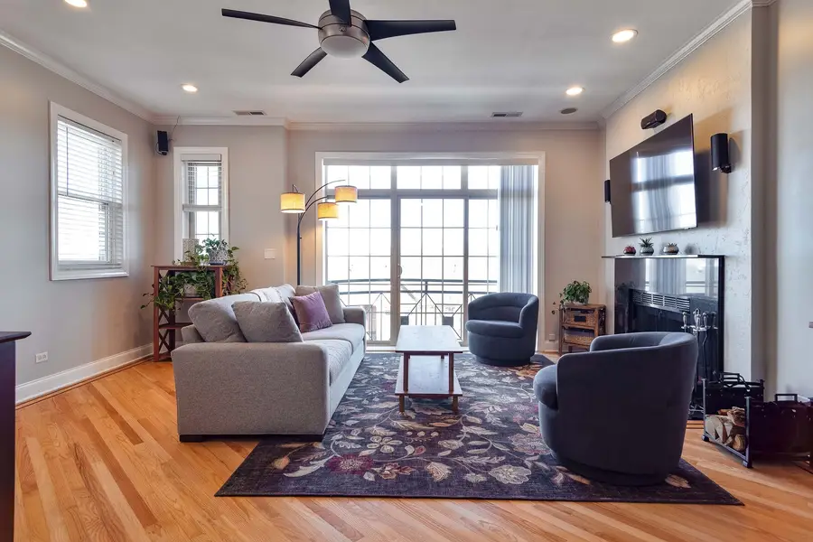 2625 W Belmont Avenue #4, Chicago, IL 60618 - #3