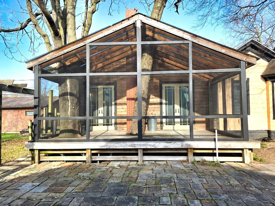 102 W 3rd Street, Flora, IL 62839 - #2