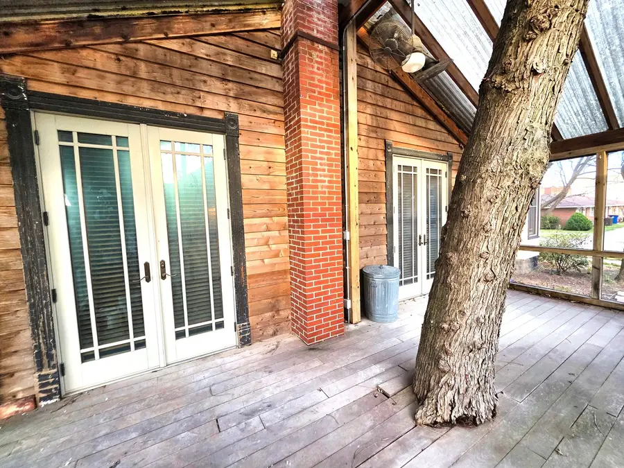 102 W 3rd Street, Flora, IL 62839 - #3