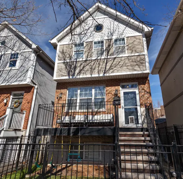 1825 N Wilmot Avenue, Chicago, IL 60647