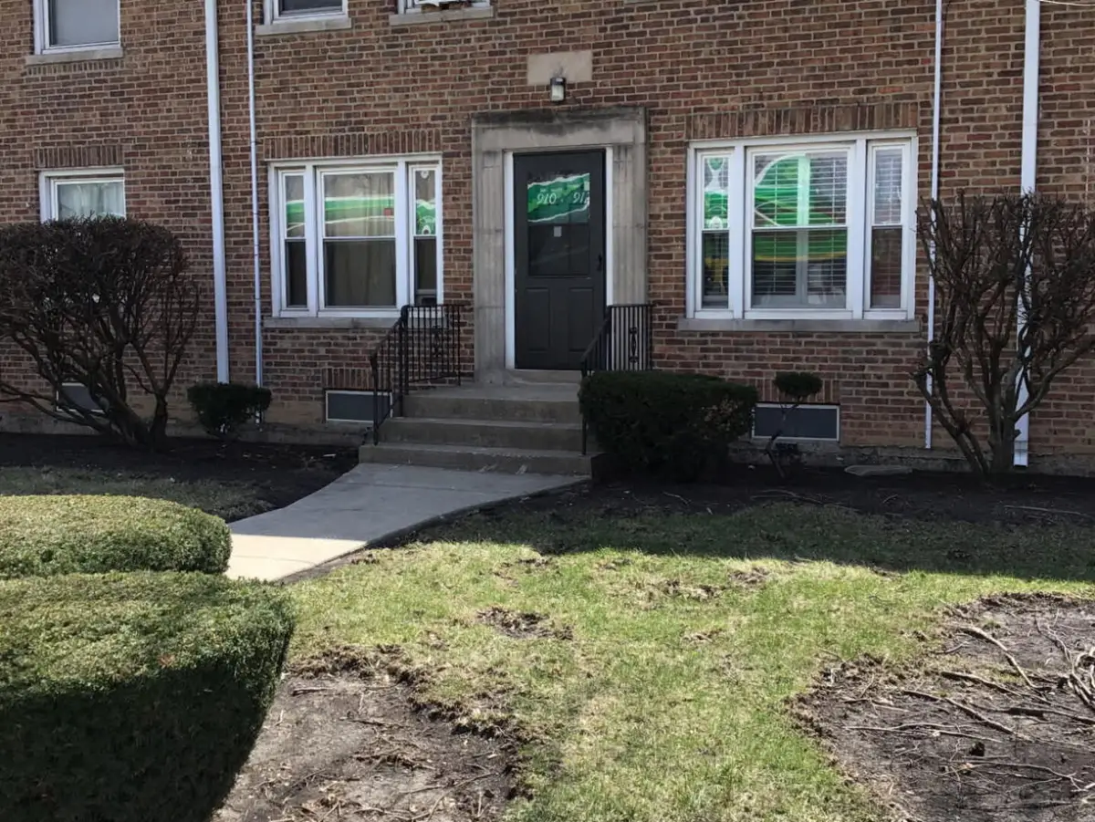 912 W Roosevelt Road #1, Broadview, IL 60155 - #1