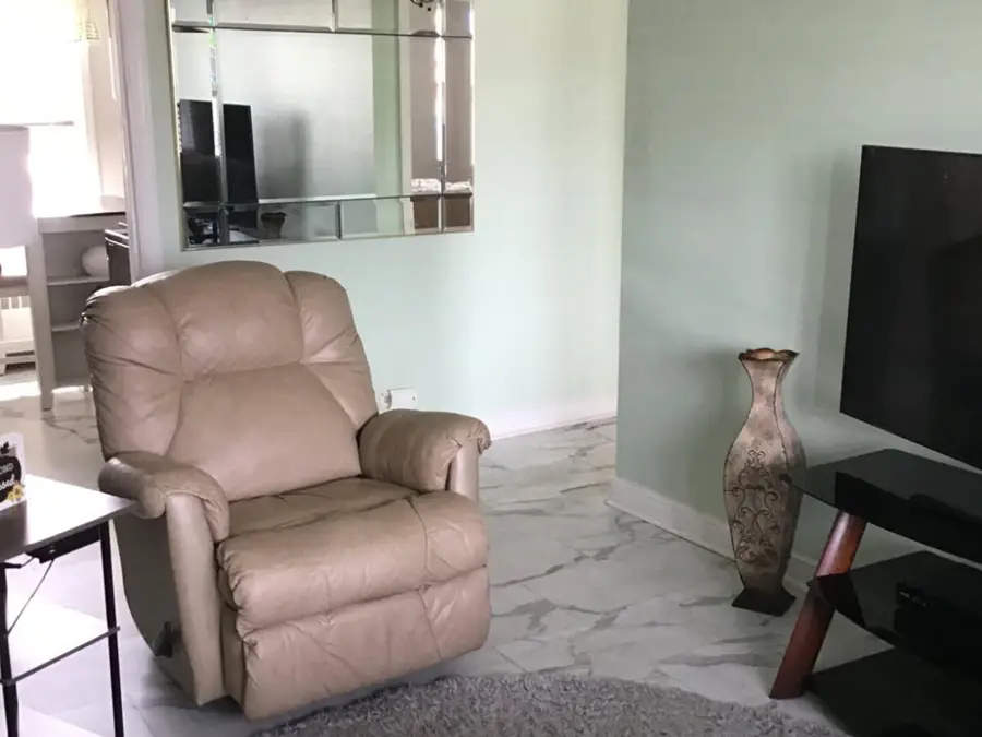 912 W Roosevelt Road #1, Broadview, IL 60155 - #3