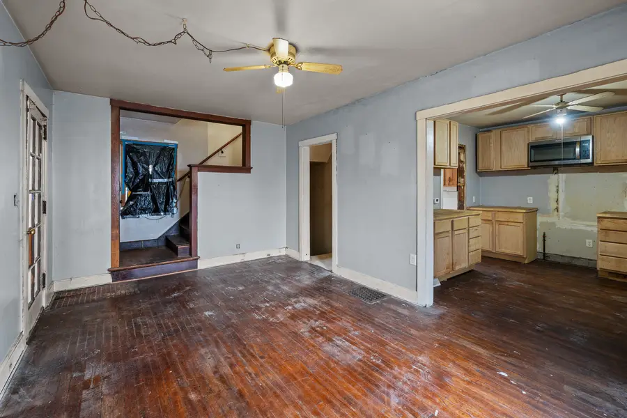 209 S Thornwood Avenue, Davenport, IA 52802 - #3