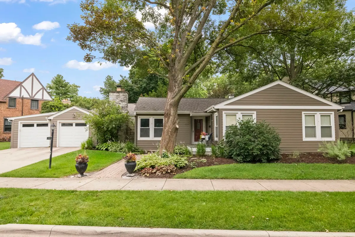 255 Crest Road, Glen Ellyn, IL 60137 - #1