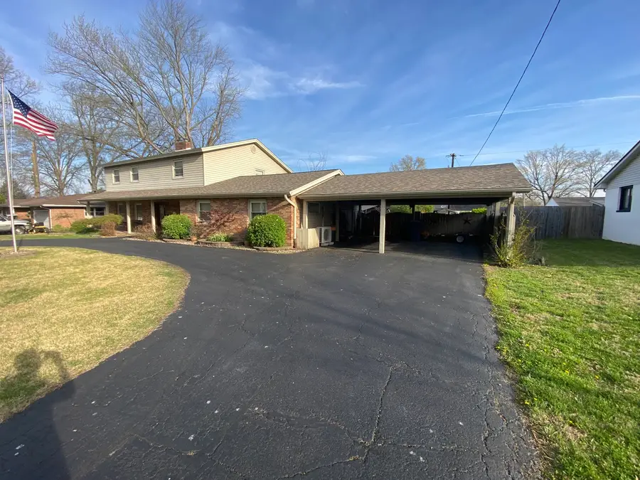 1230 E Calumet Street, Centralia, IL 62801 - #2