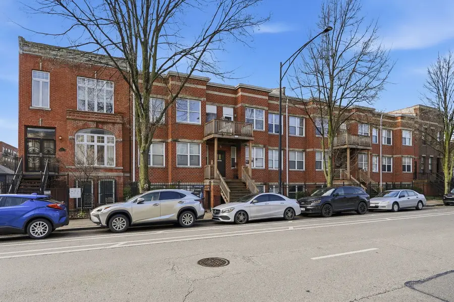 2225 W Warren Boulevard #A3, Chicago, IL 60612 - #2