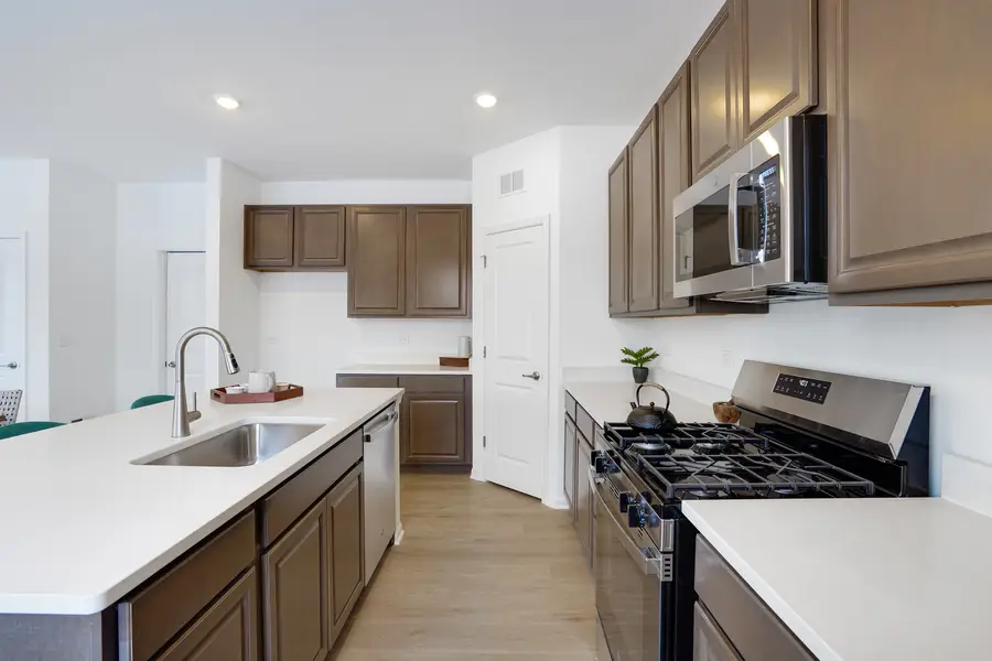 586 Lismore Circle, Elgin, IL 60124 - #2