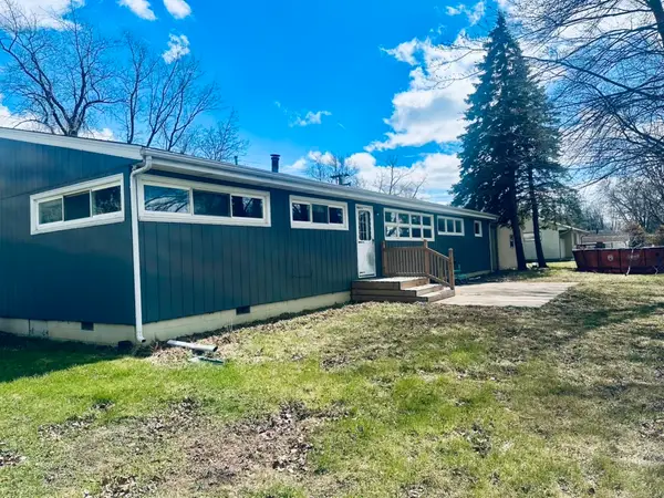 1111 N Bell Avenue E, Pontiac, IL 61764