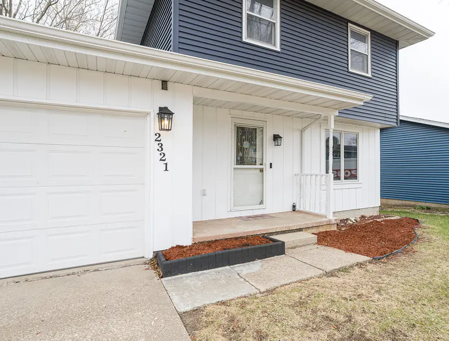 2321 W 57th Street, Davenport, IA 52806 - #3