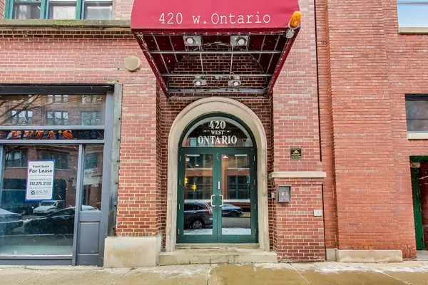 420 W Ontario Street #305, Chicago, IL 60654