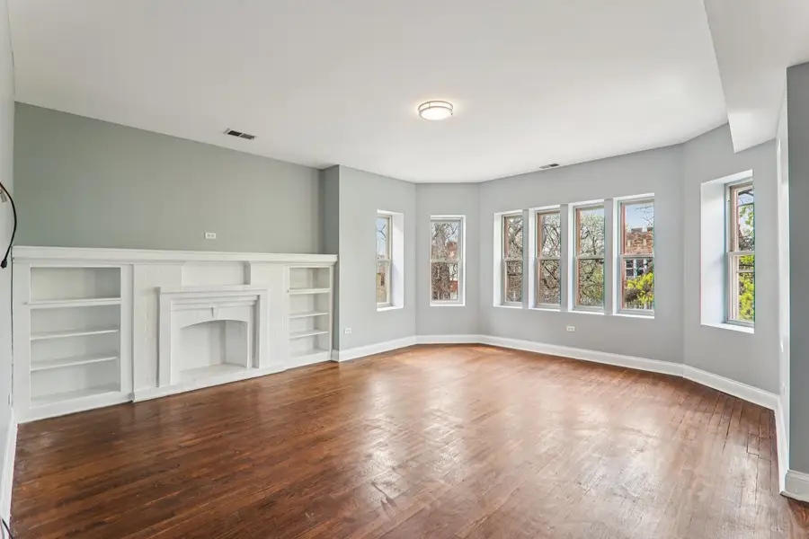 7821 S Phillips Avenue, Chicago, IL 60649 - #2