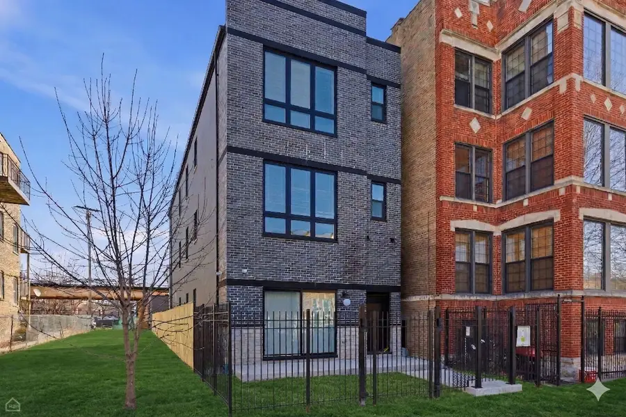 4841 S Prairie Avenue, Chicago, IL 60615 - #2