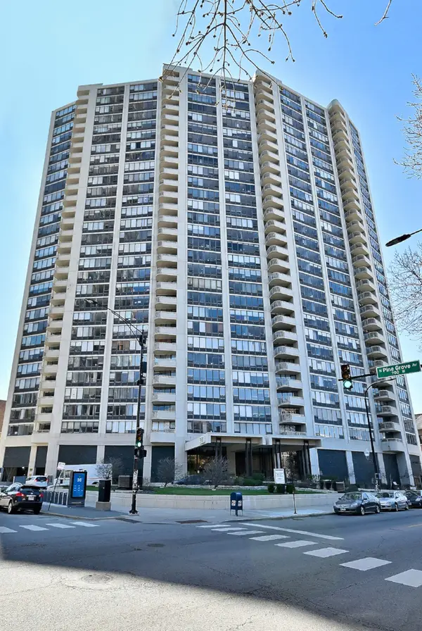 3930 N Pine Grove Avenue #2501, Chicago, IL 60613