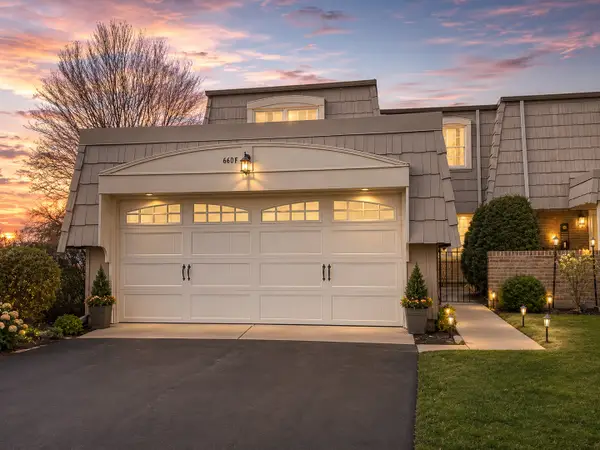 660 Versailles Circle #F, Elk Grove Village, IL 60007