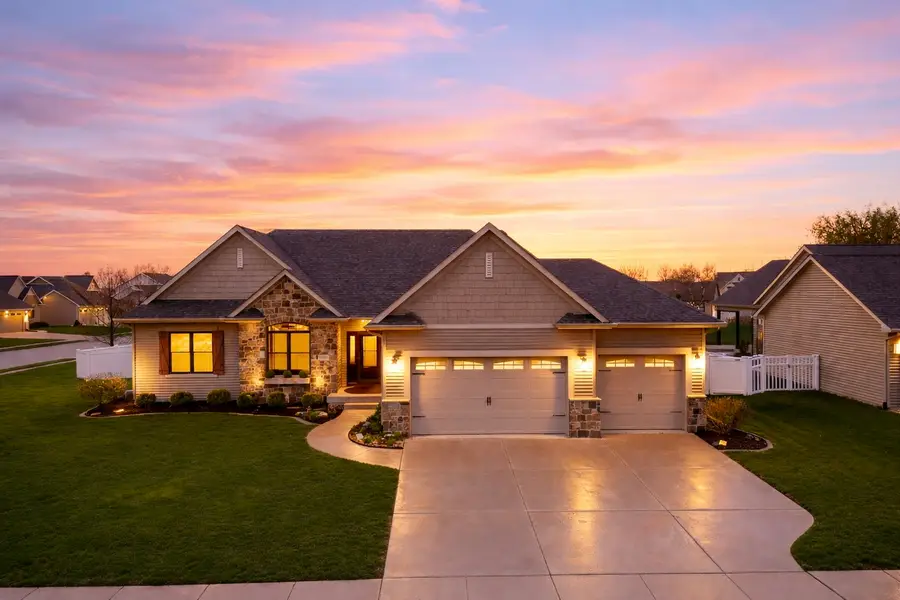 6608 Prairie Grass Lane, Bettendorf, IA 52722 - #3