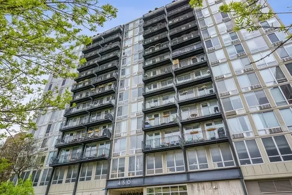450 W Briar Place #6M, Chicago, IL 60657
