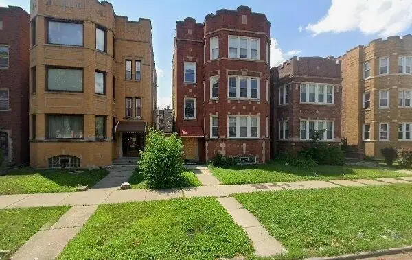 8220 S Eberhart Avenue, Chicago, IL 60619