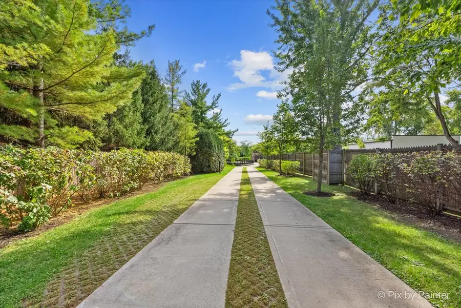 27 W Onwentsia Road, Lake Forest, IL 60045 - #3