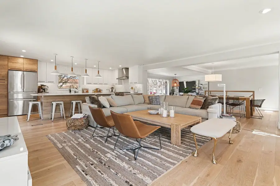 1515 E Oakton Street, Arlington Heights, IL 60004 - #3