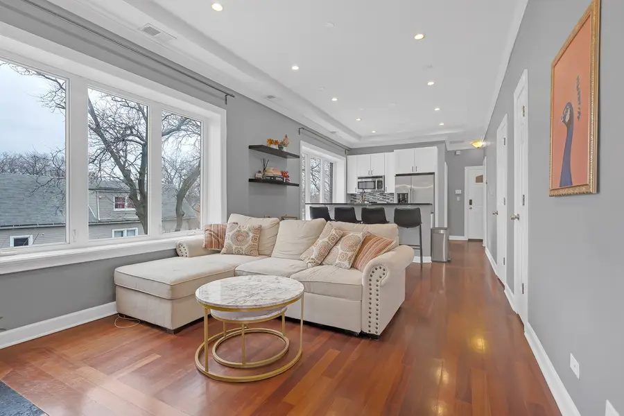 3435 W Sunnyside Avenue #3W, Chicago, IL 60625 - #2