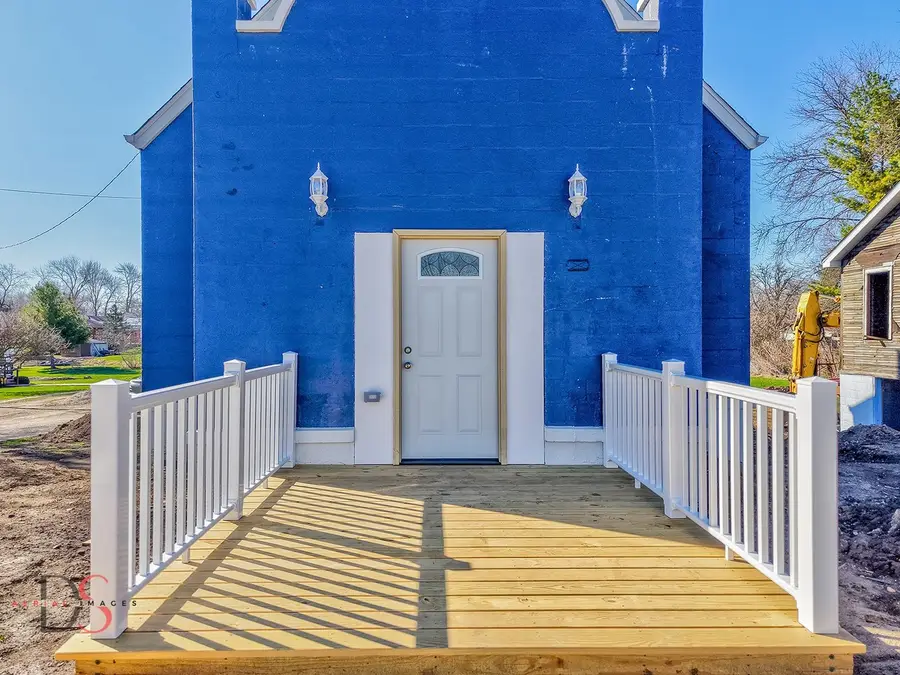 130 W Scott Street, Seneca, IL 61360 - #3