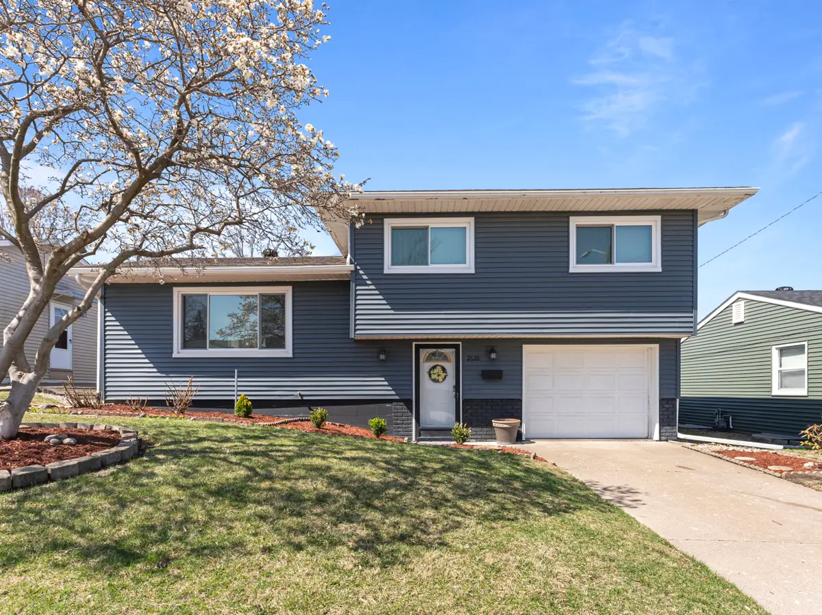 2628 N Gayman Avenue, Davenport, IA 52804 - #1