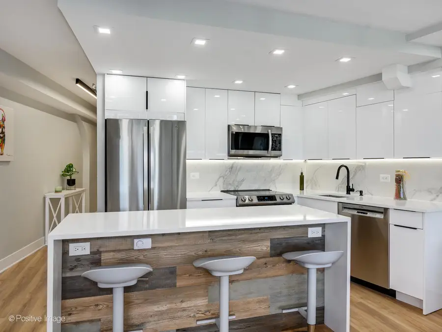 300 N State Street #5125, Chicago, IL 60654 - #2