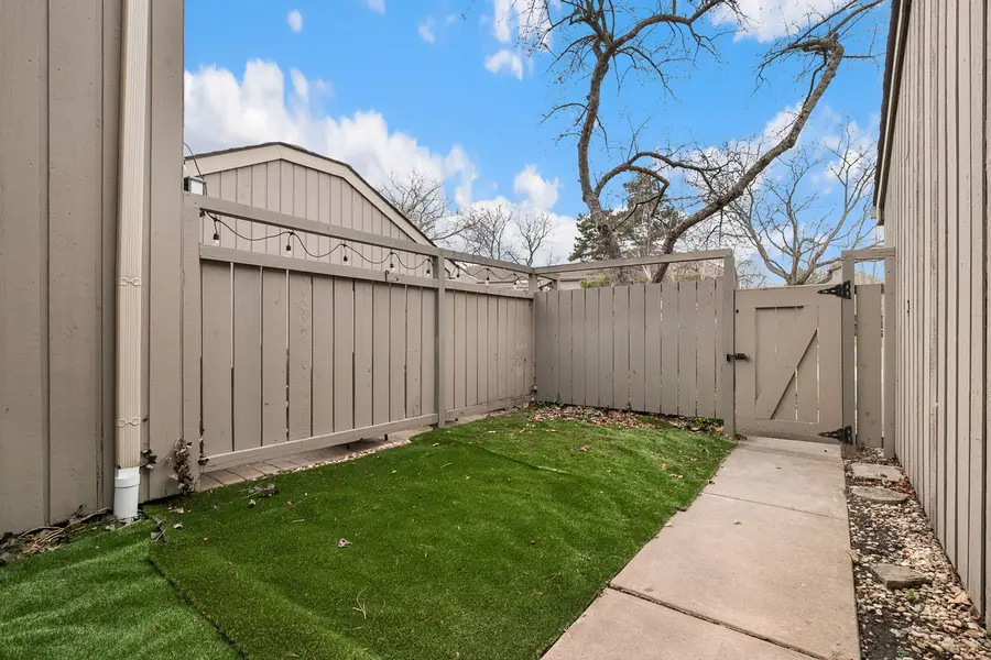 1331 Oak Hill Road, Lake Barrington, IL 60010 - #3