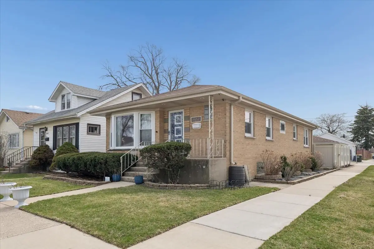 8657 W Lyndale Avenue, River Grove, IL 60171 - #1