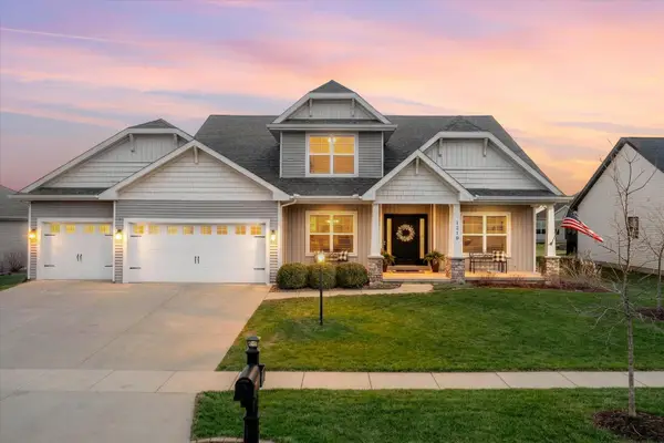 1210 Farm Lake Drive, Mahomet, IL 61853