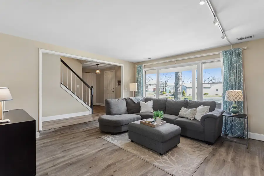 745 Buffalo Circle, Carol Stream, IL 60188 - #2