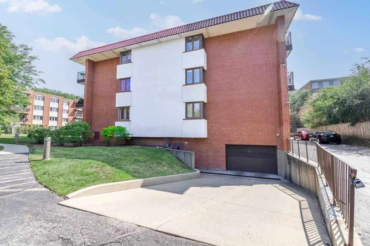 2046 Saint Johns Avenue #3E, Highland Park, IL 60035 - #1