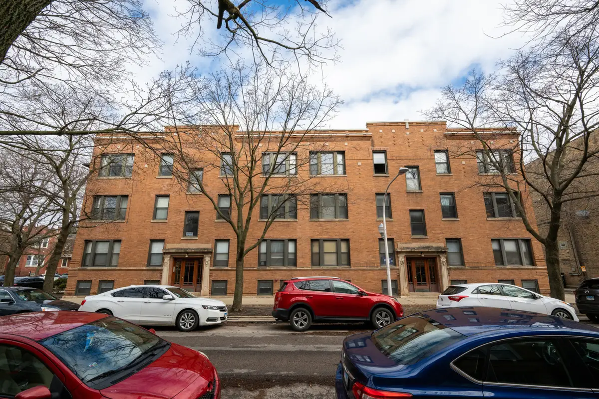 3052 W Sunnyside Avenue #3, Chicago, IL 60625 - #1