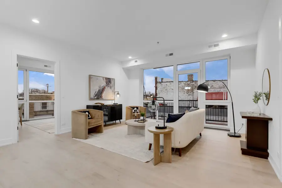 3204 N Kostner Avenue #402, Chicago, IL 60641 - #3