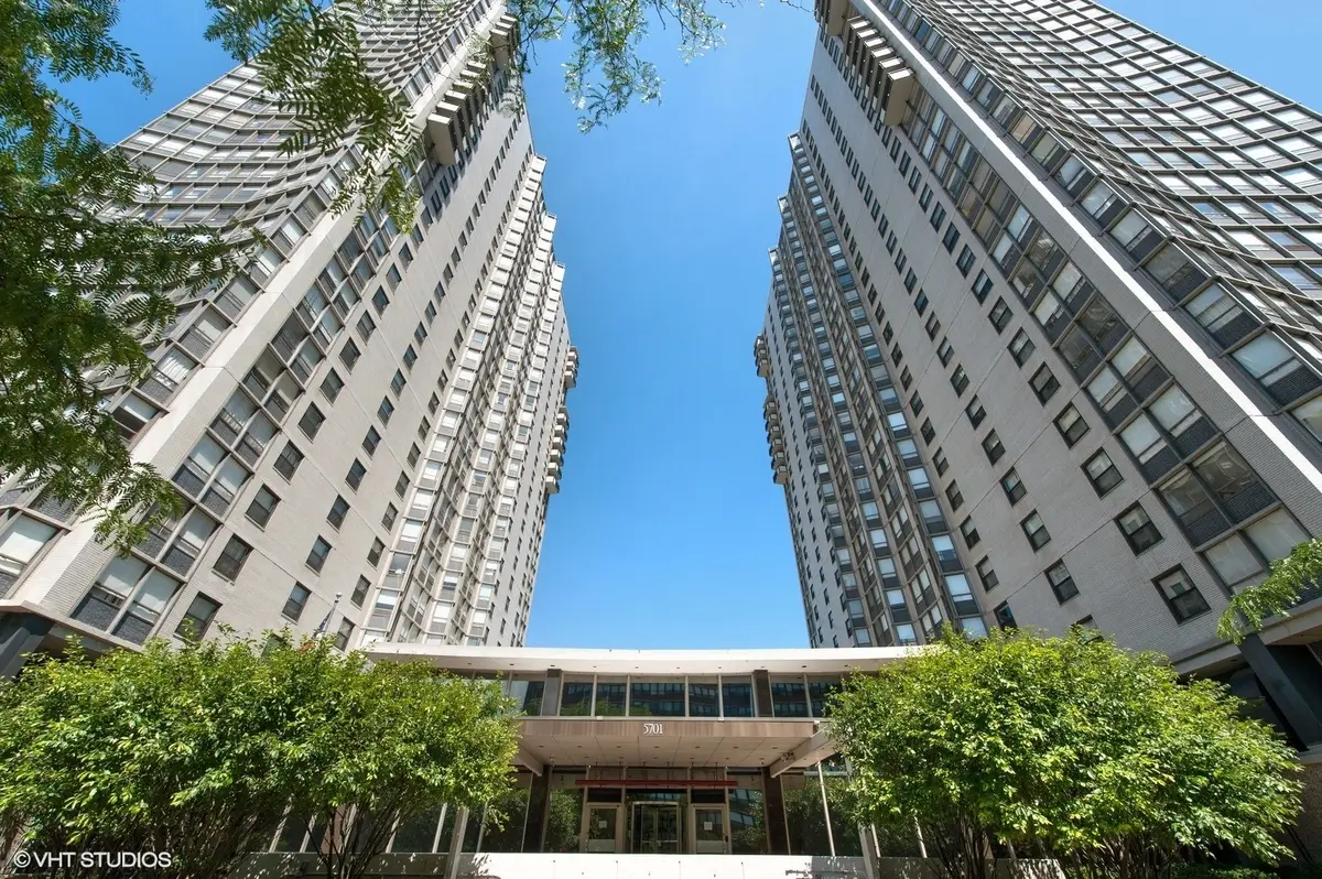 5701 N Sheridan Road #17B, Chicago, IL 60660 - #1