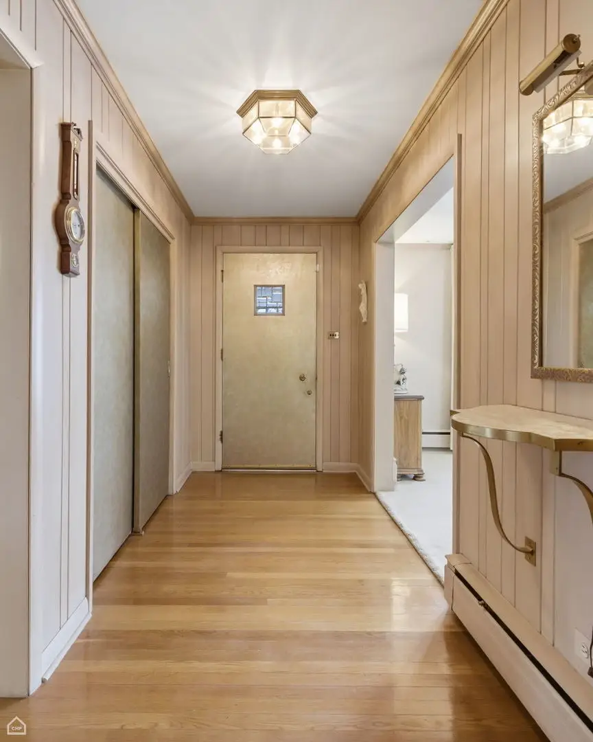 6543 Kolmar Avenue, Lincolnwood, IL 60712 - #2