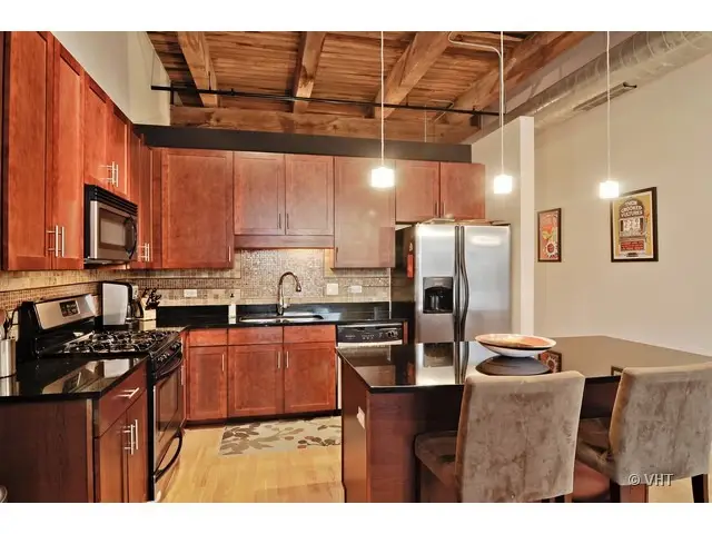 770 W Gladys Avenue #304, Chicago, IL 60661 - #3