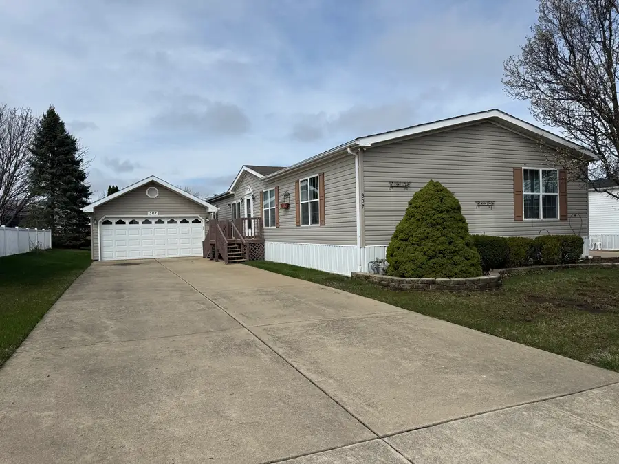 307 Tulip Circle, Matteson, IL 60443 - #2