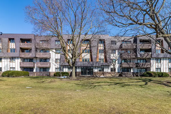 13200 W Heiden Circle #2111, Lake Bluff, IL 60044