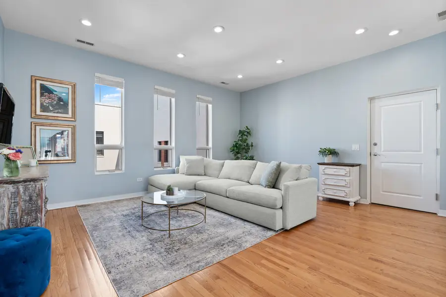 2065 N Kedzie Avenue #328, Chicago, IL 60647 - #3