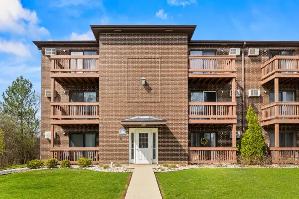 1000 Spruce Street #2A, Glendale Heights, IL 60139
